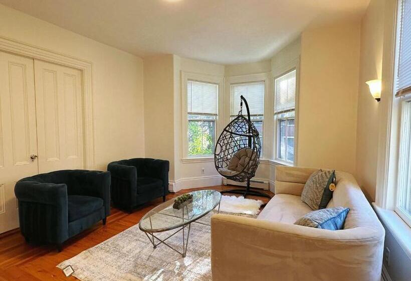 Апартаменты 2 Спальни, 2b1bentire Place Modern Comfort With Old Charm