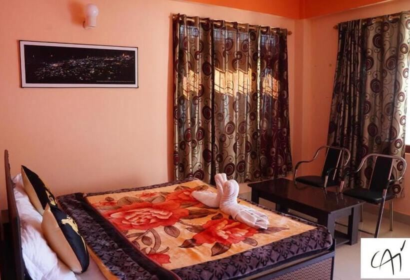 Семейный Номер, Chail Alone Inn