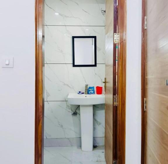 Номер Стандарт с Балконом, Oh My Place Noida , Sector 93