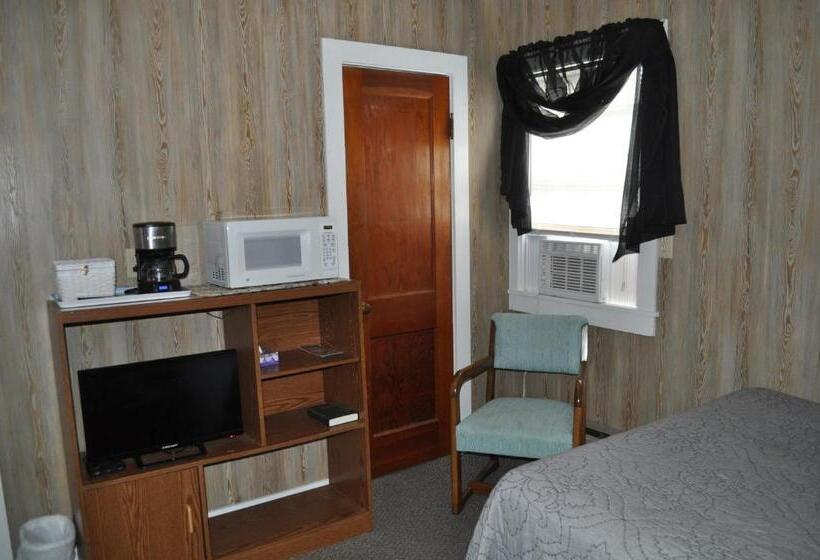 Deluxe room with river view, K S Motel & Cottages