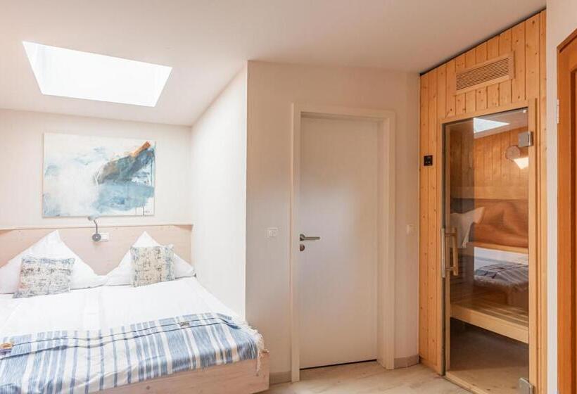 Номер Стандарт Вид на Озеро, Baumhaushotel Oberbayern