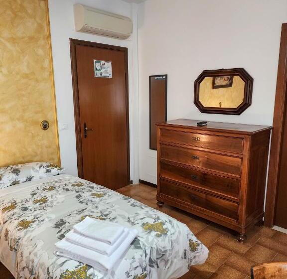 Номер Economy, Gold B&b