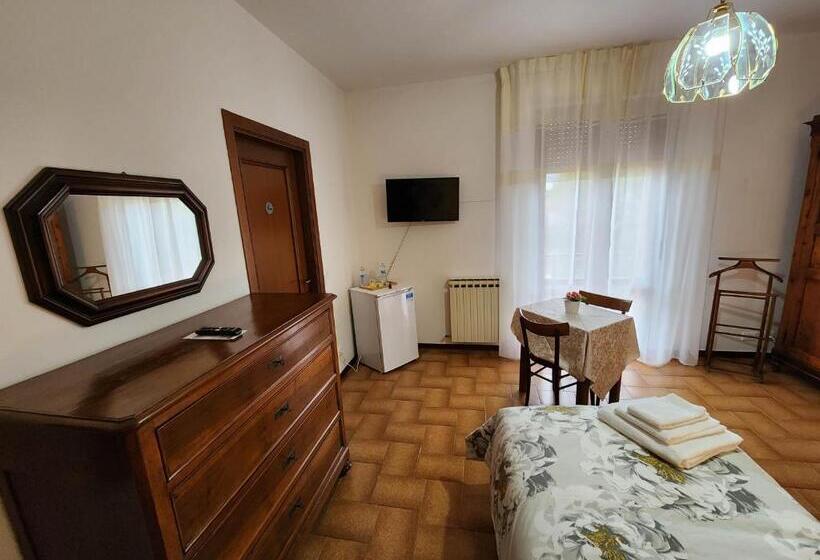 Номер Economy, Gold B&b