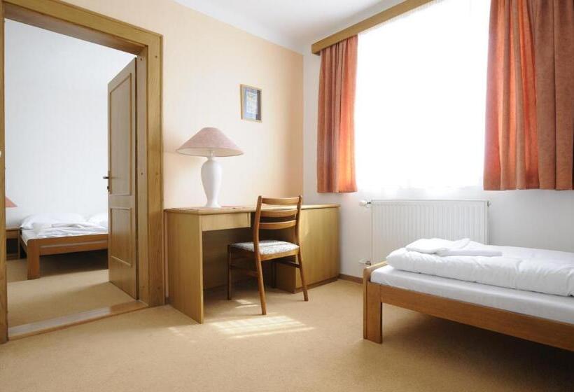 Трехместный Номер Deluxe, Horský Pension Gendorf