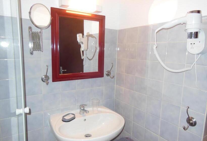Семейный Номер, Hôtel Le Mélèze