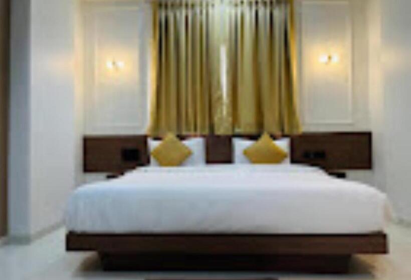 Номер Deluxe Кровать Кинг, Oberon Solapur