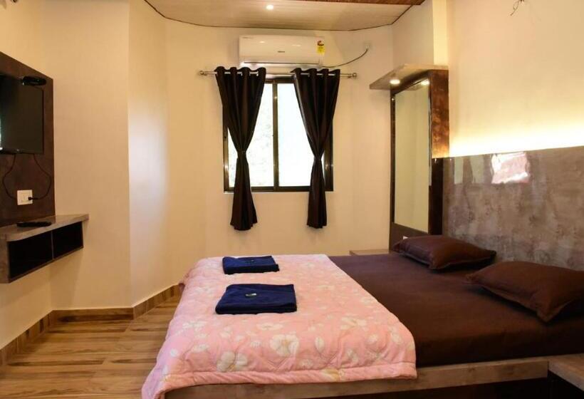 Номер Deluxe, Suyog Matheran