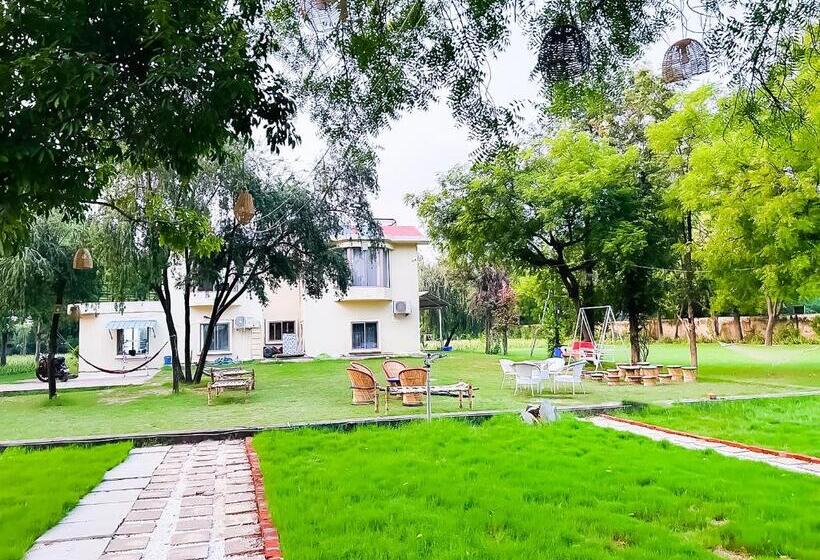 Вилла с 1 спальней и бассейном, Willow Farm   Sohna  Gurgoan Road