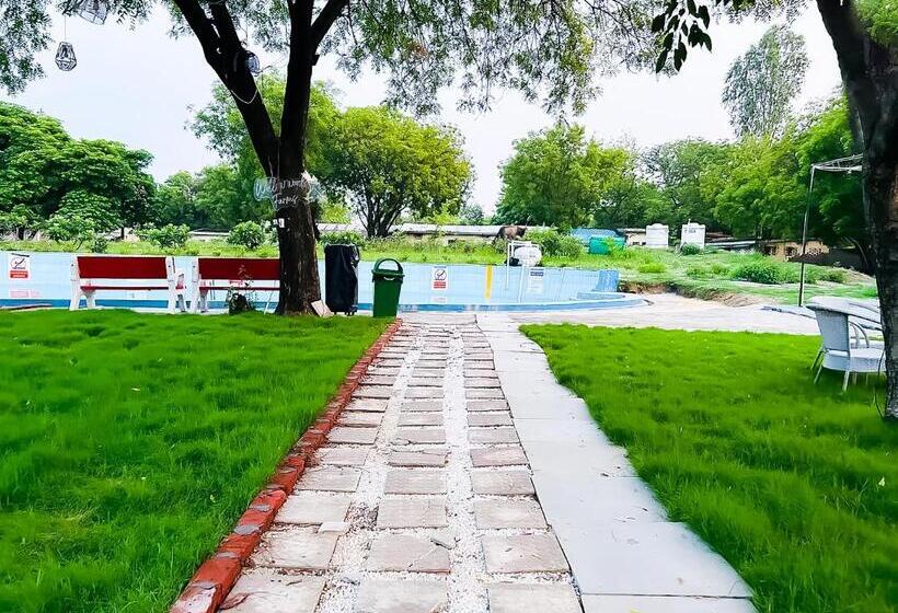 Вилла с 1 спальней и бассейном, Willow Farm   Sohna  Gurgoan Road