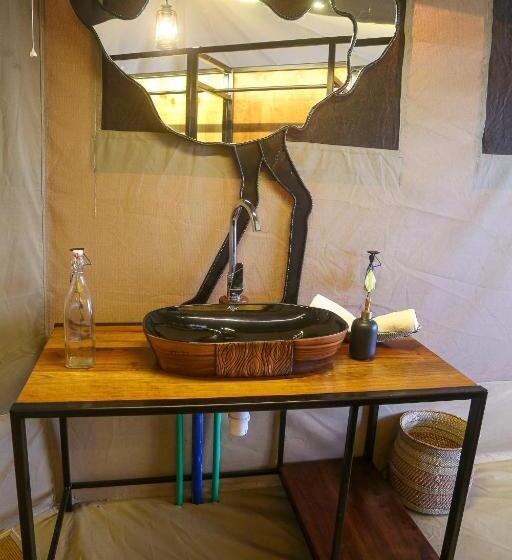 디럭스 패밀리 룸, Ndoto Serengeti Camp