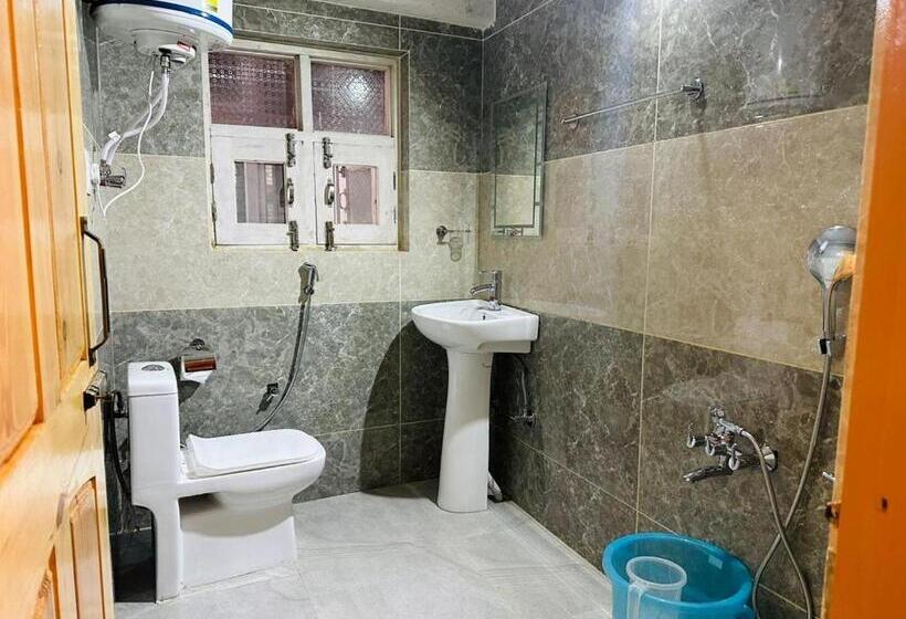 Люкс, Behtereen Resort