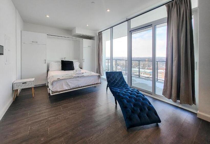 Студио Стандарт с Террасой, Downtown Kitchener Modern Condo