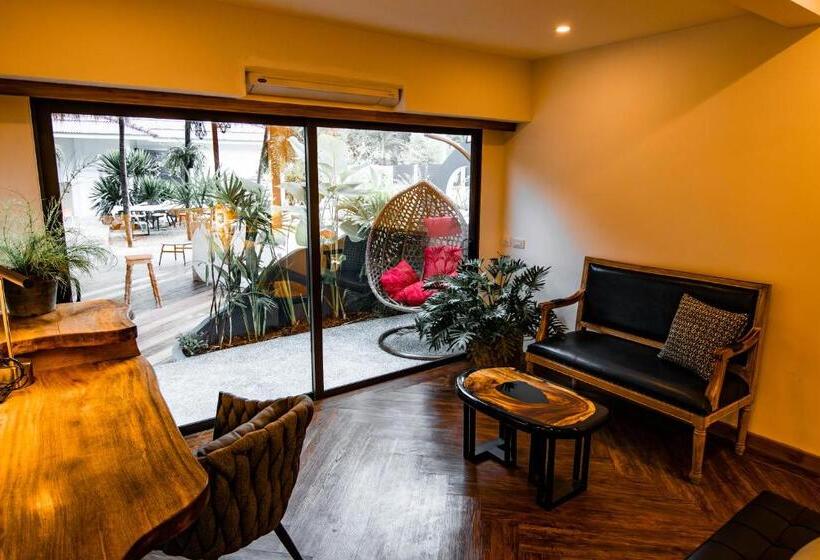 Трехместный Номер Deluxe, La Belle Vie   Boutique Hotel Adults Only