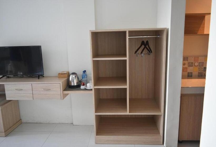 Номер Стандарт Вид на Бассейн, Ketut Joglo Guest House