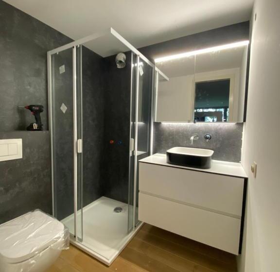 غرفة قياسية, Chambres Perchees
