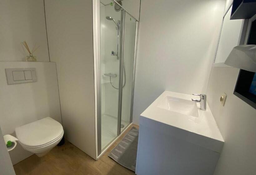غرفة قياسية, Chambres Perchees
