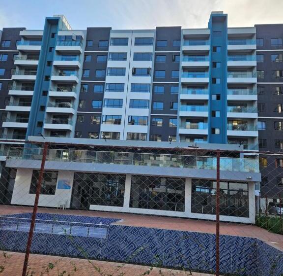 اتاق استاندارد یک نفره, Holiday Inn Suits Nairobi