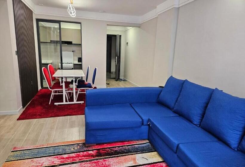 آپارتمان 1 خوابه با بالکن, Holiday Inn Suits Nairobi