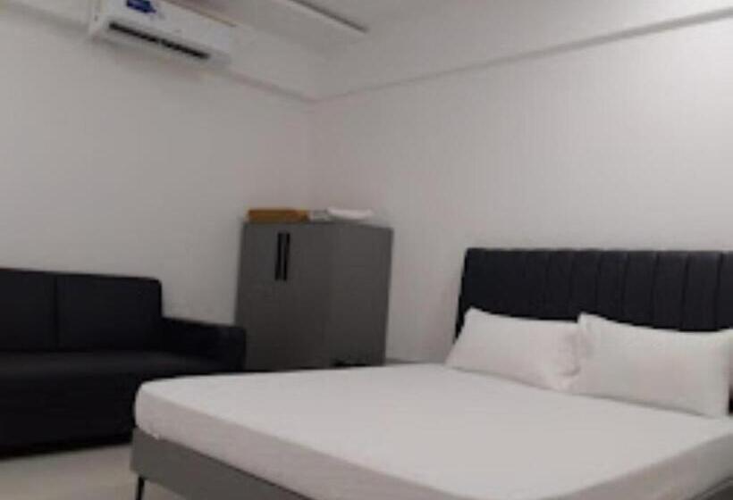 Номер Deluxe, Lennox Hotel , Surat