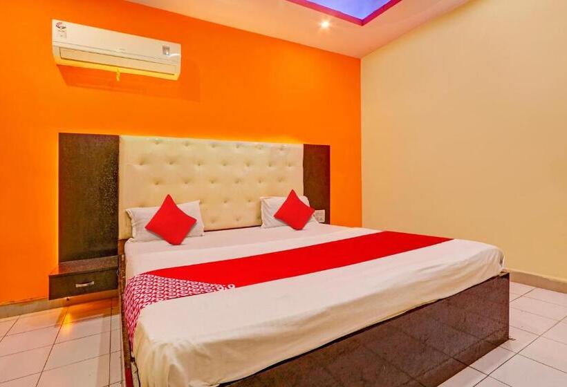 Трехместный Номер Классика, Oyo Flagship Hotel Samruddhi Lodge