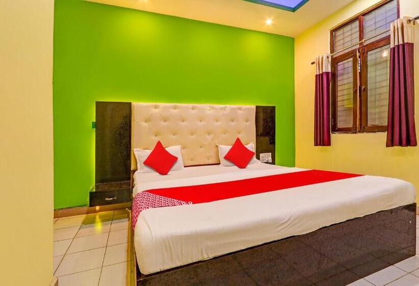 Трехместный Номер Классика, Oyo Flagship Hotel Samruddhi Lodge