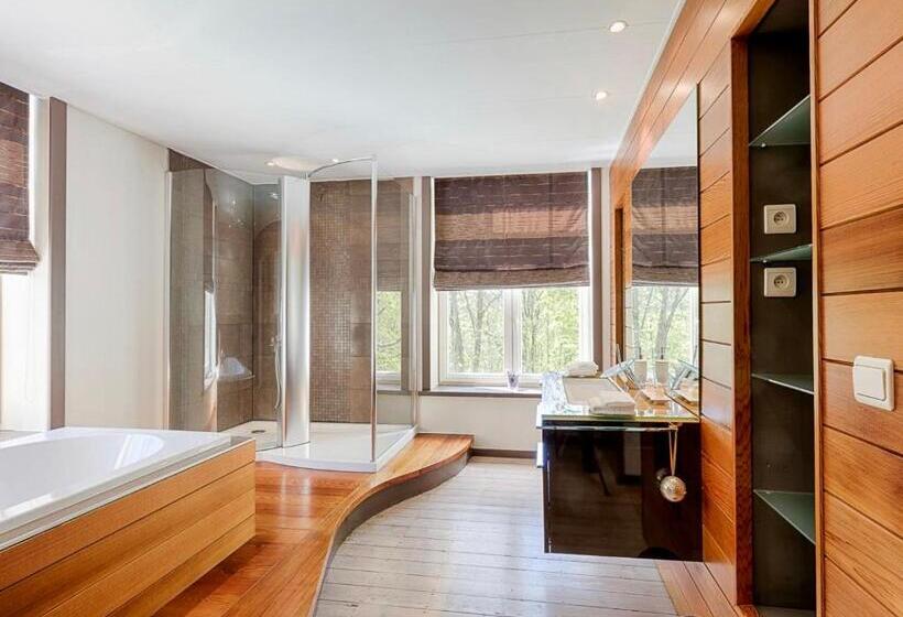 Номер Deluxe, Château Chevalier Des Montys
