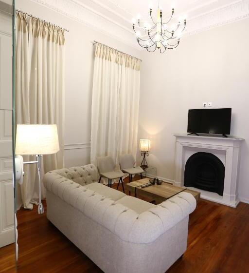 جناح ديلوكس, 1900 Athenian House