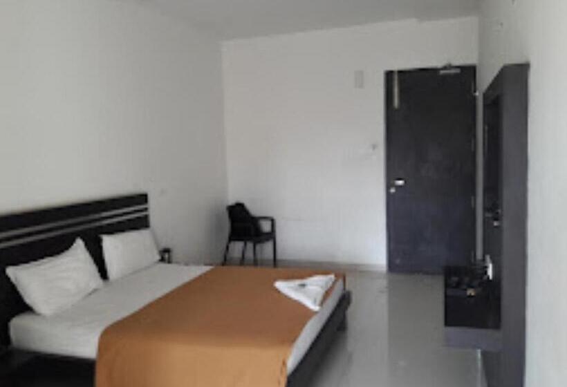 Номер Deluxe, Panchavad Pride , Nashik