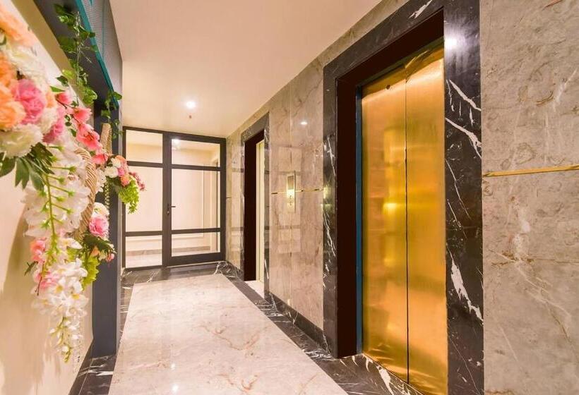带大床的复式套间, Revaa Hotels