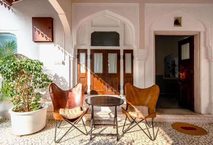 带大床的豪华间, Sum Jaipur