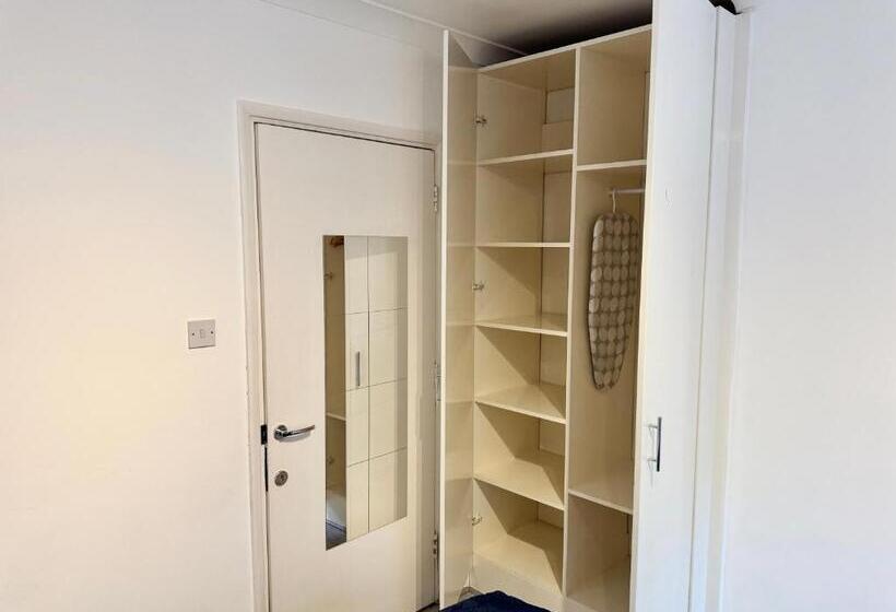 Номер Стандарт Четырехместный Совместный Санузел, Downtown Chic Private Bedrooms In King S Cross 4