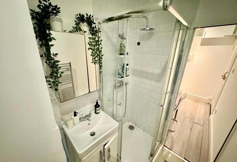 Номер Стандарт Совместная Ванная, Downtown Chic Private Bedrooms In King S Cross 4