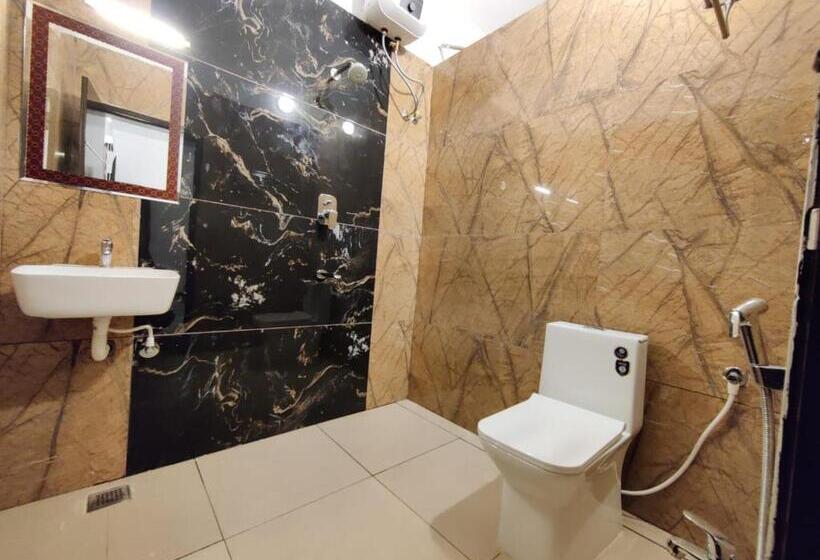 سوییت با چشم‌انداز استخر, Courtyard Castle Heritage Resort