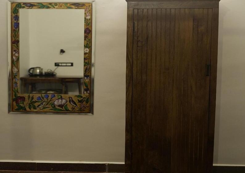 سوییت با چشم‌انداز استخر, Courtyard Castle Heritage Resort