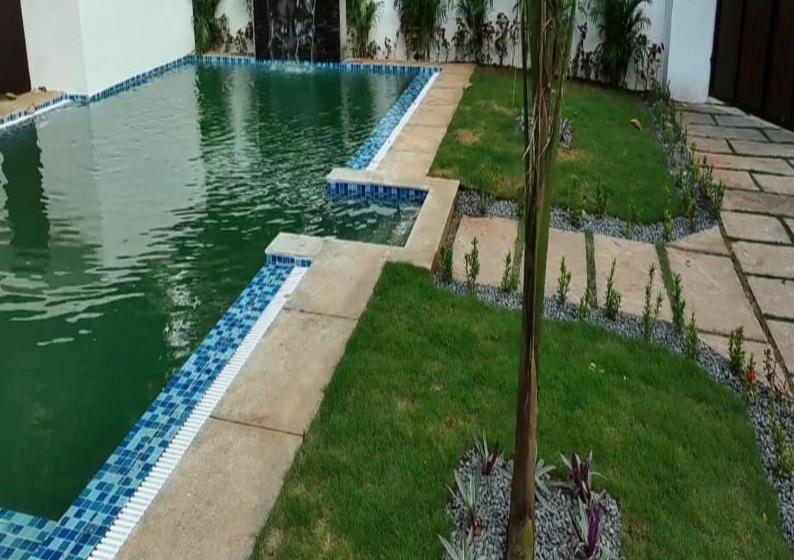 اتاق استاندارد با چشم‌انداز استخر, Courtyard Castle Heritage Resort