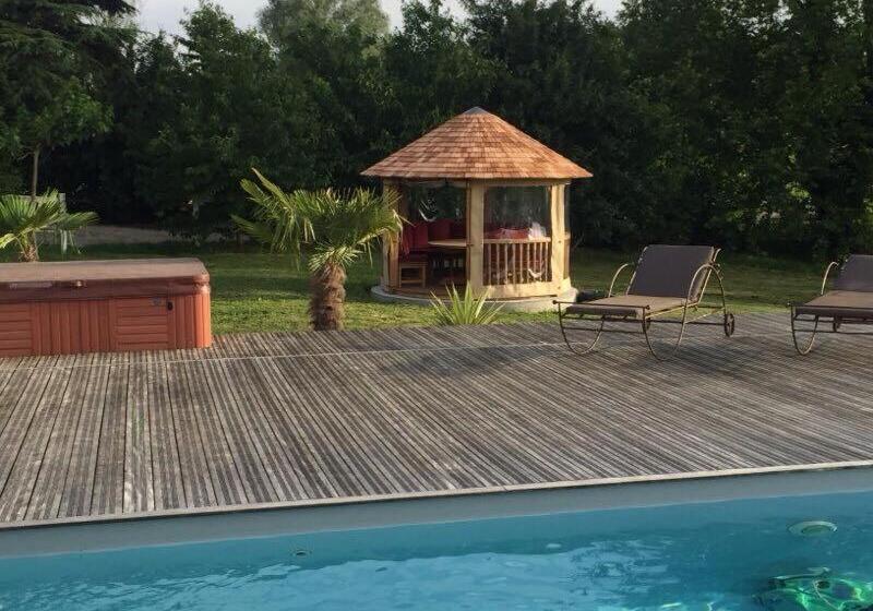 Номер Стандарт Вид на Сад, Domaine En Castanet