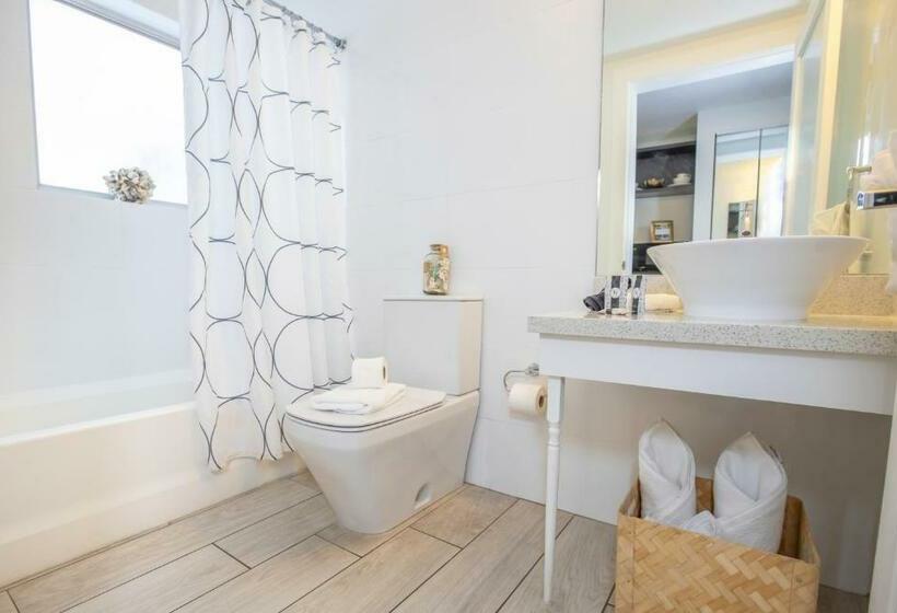 Студия Стандарт, Waterside Hotel And Suites