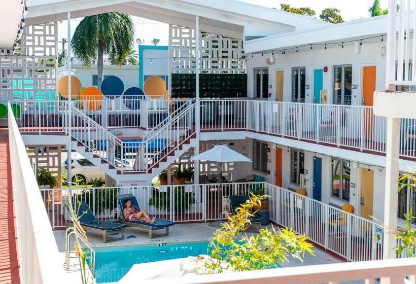 Номер Стандарт Адаптированный для Инвалидов, Waterside Hotel And Suites