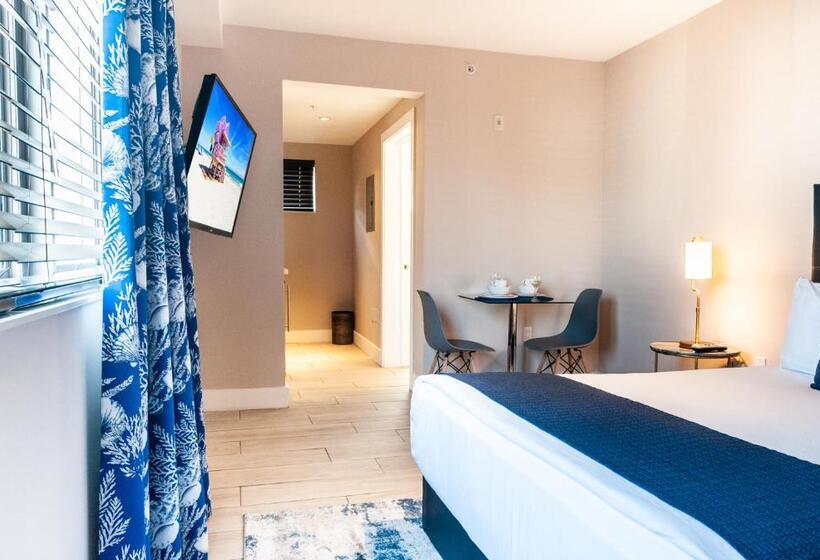 Студия Стандарт, Waterside Hotel And Suites