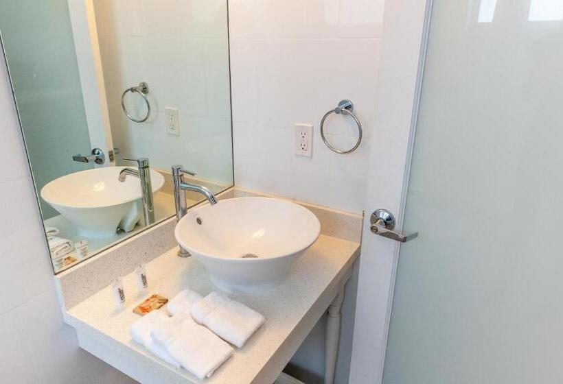 Студия Стандарт, Waterside Hotel And Suites