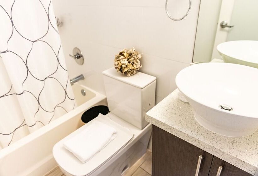 Люкс, Waterside Hotel And Suites
