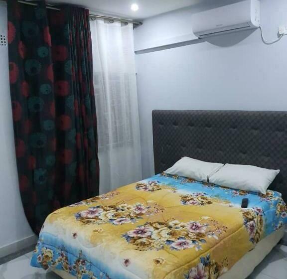 اتاق استاندارد, Flintstones Backpackers