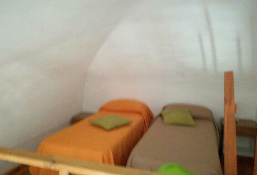 اتاق استاندارد چهار تخته, B&b Pompeilog