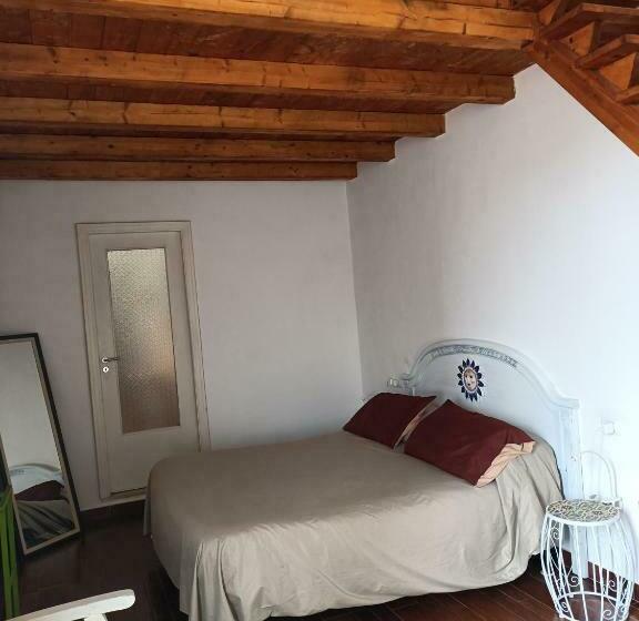 اتاق استاندارد چهار تخته, B&b Pompeilog