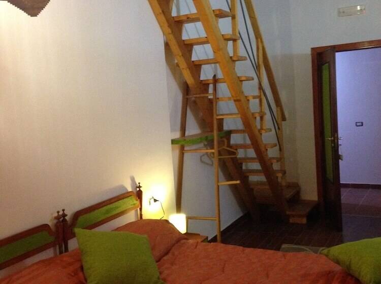 اتاق استاندارد چهار تخته, B&b Pompeilog