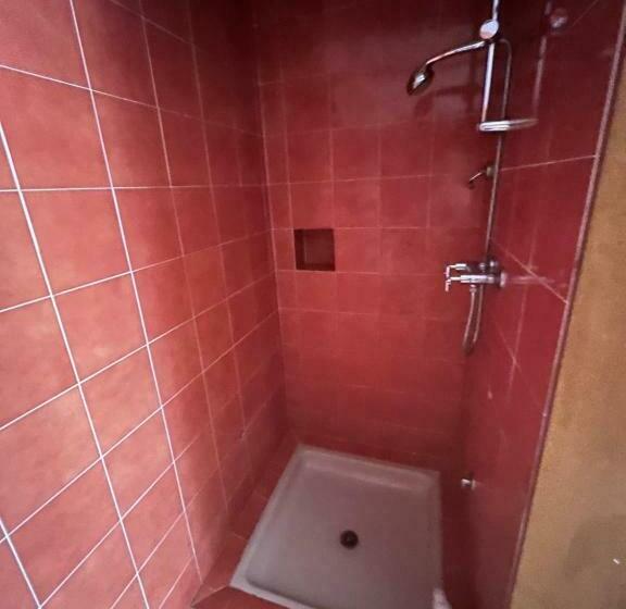 Семейный Номер, Bella Vita Guesthouse  Parcheggio Privato Interno