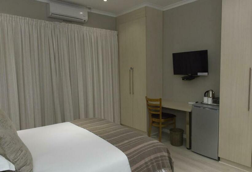 Номер Deluxe Кровать Куин, The Suburban Guest House
