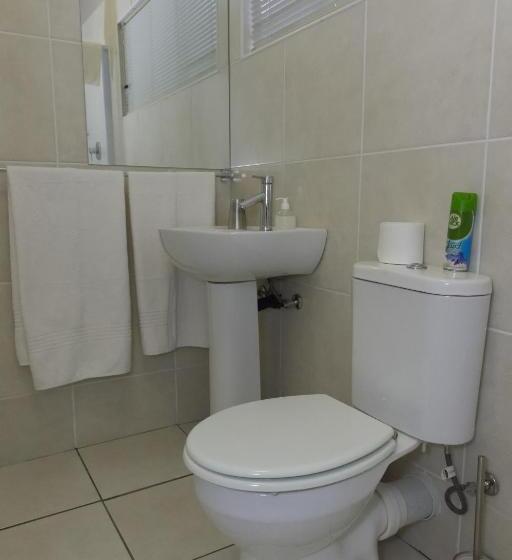 Номер Deluxe Кровать Куин, The Suburban Guest House