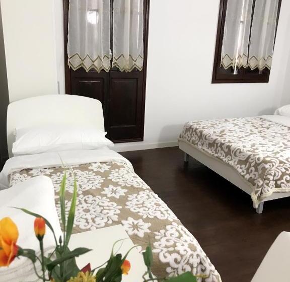 标准三人间, Vacation Venice Rooms