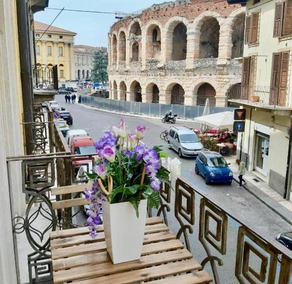 آپارتمان 1 خوابه با بالکن, Truly Verona